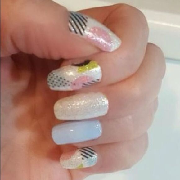 Color Street, No Duh, glittery set of stripes, dots and 90’s design, nail strips - Picture 5 of 8